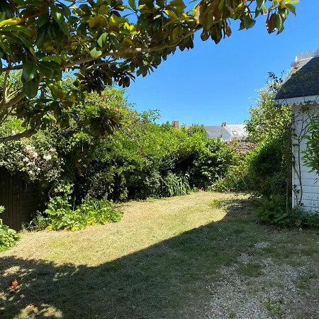 Πανσιόν Le Petit Chateau *