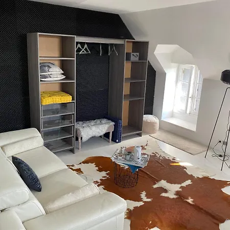 Le Petit Chateau Πανσιόν